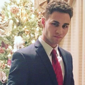 Meet your Posher, Elias